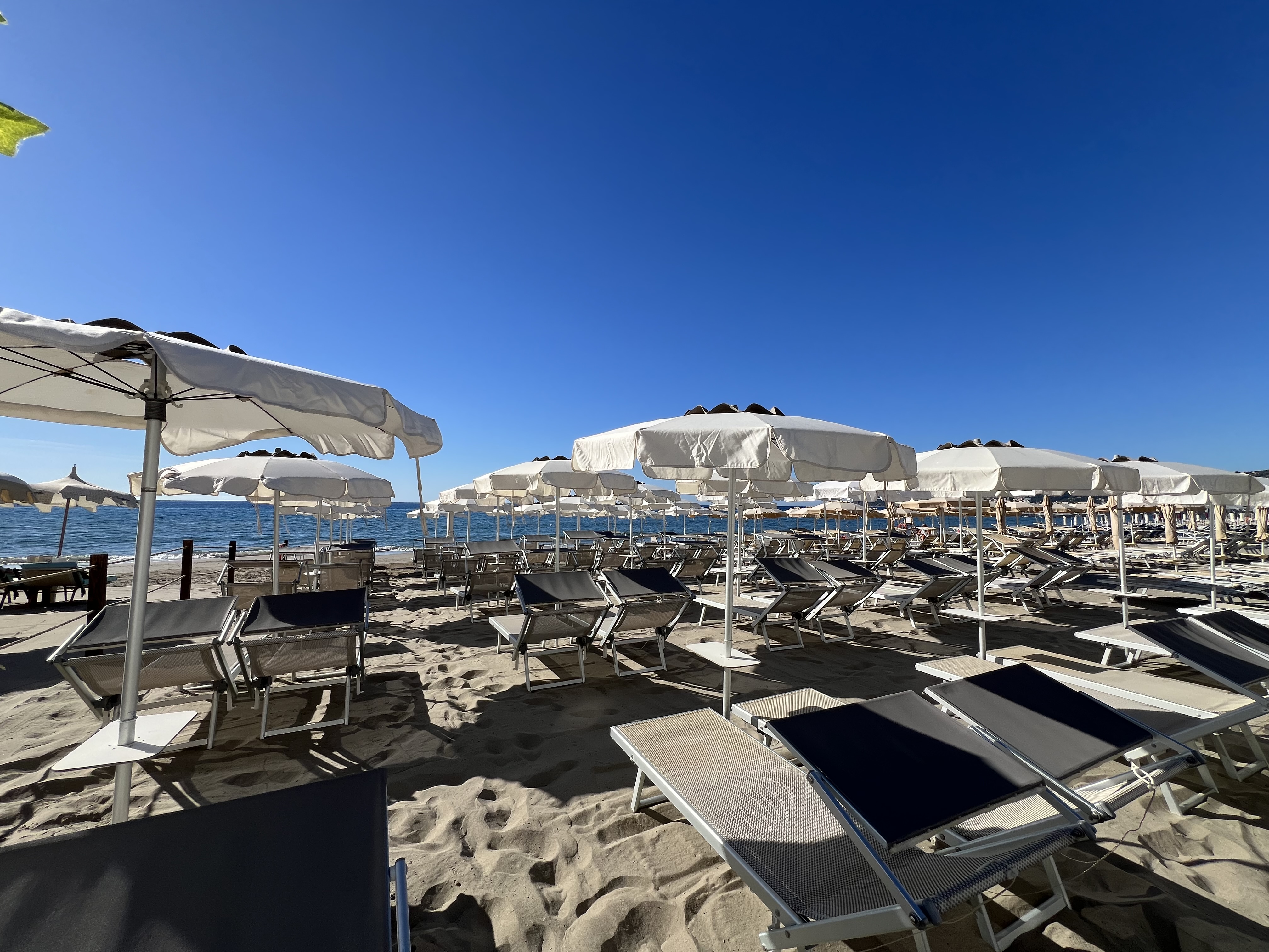 Dettaglio della spiaggia attrezzata di Bagni Alexandra